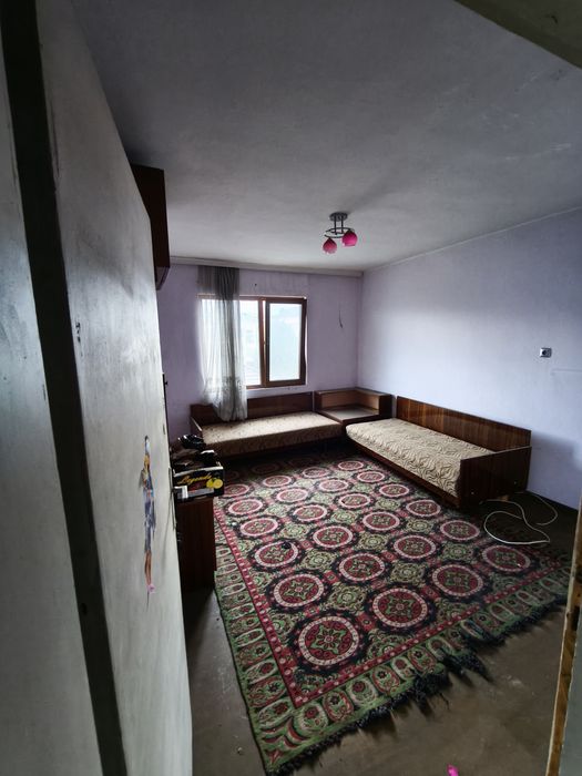 Втори етаж от двуетажна къща