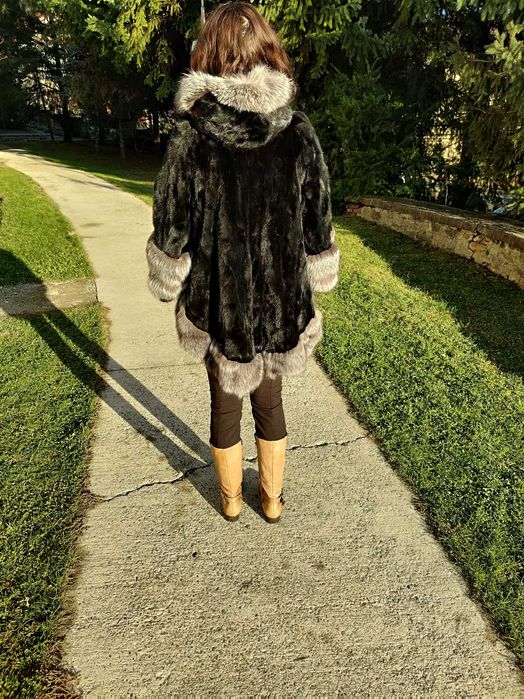 Blana naturala de Nurca cu guler de vule argintie si gluga L-XL(Nr13)