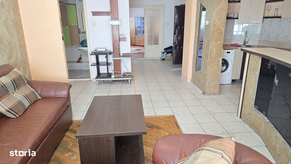 Vand apartament 4 camere Deva,  Decebal (Cuza Voda, Catedrala), et. 2,
