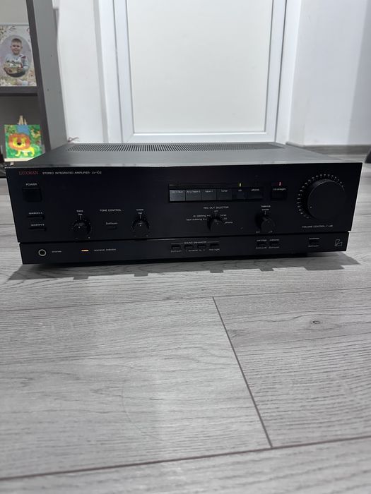Amplificator Luxman lv-102