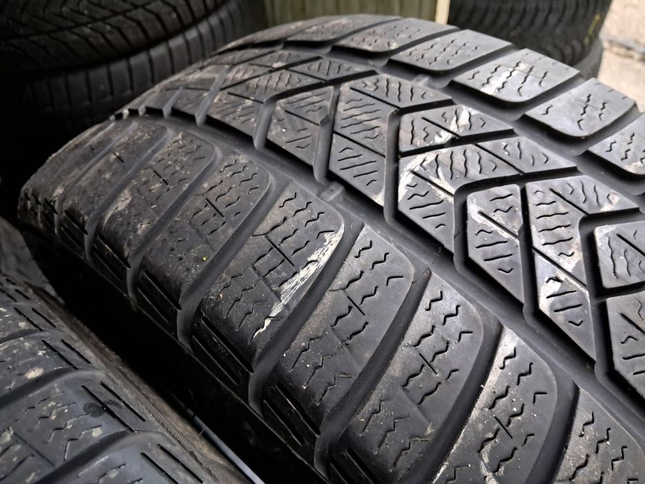 Anvelope second iarna 255 40 R20 Pirelli