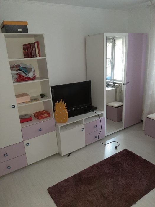 Vand mobila de dormitor pentru mai multe detalii sunati