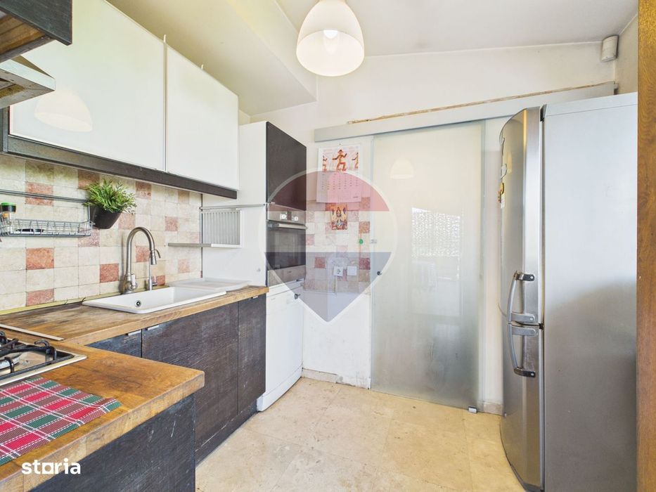 Apartament 5 camere de vanzare în zona Bucurestii Noi
