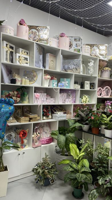 Продаем стелаж 350000 тг