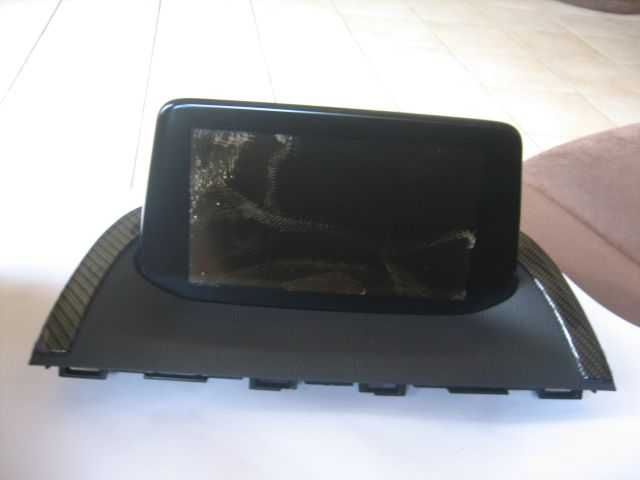 Display  MAZDA  3   cod B61A611J0