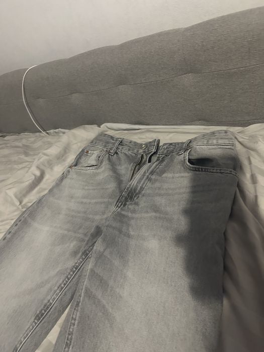 Продавам сиви flared jeans