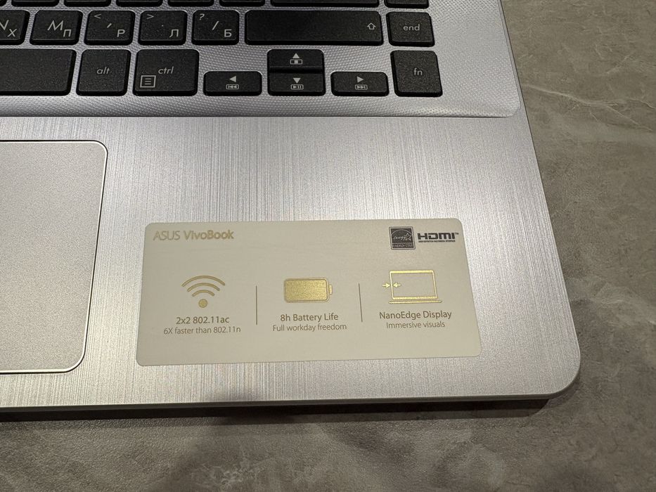 Лаптоп Asus x505b