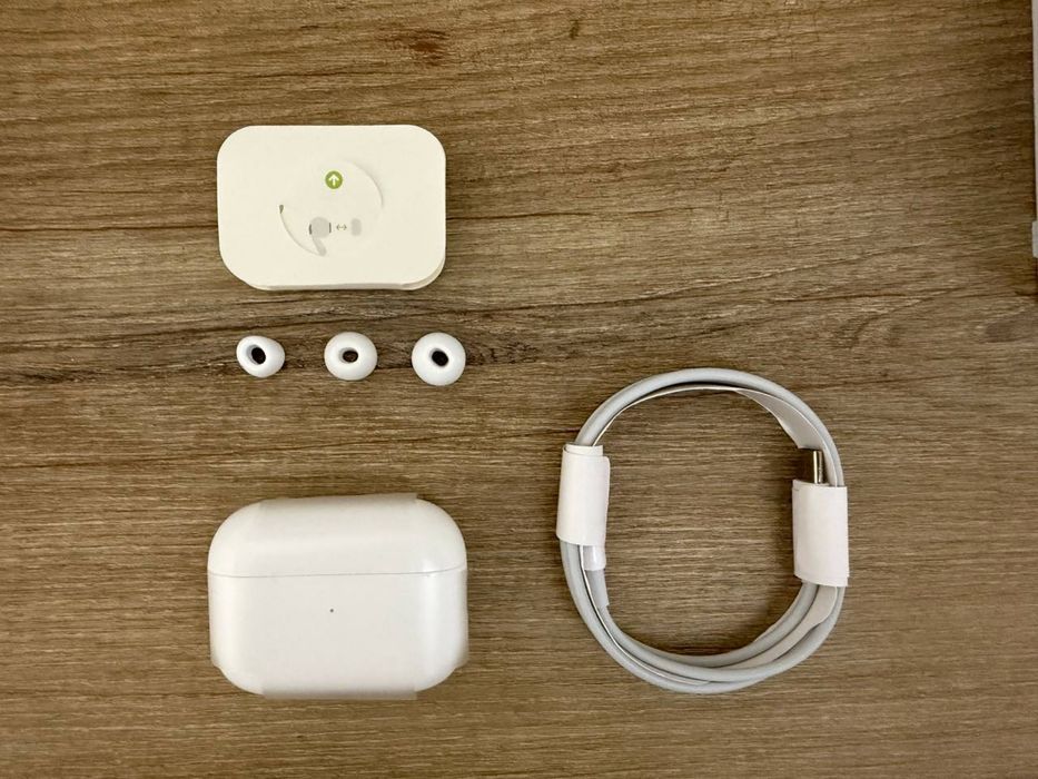 Продам Apple AirPods Pro 2