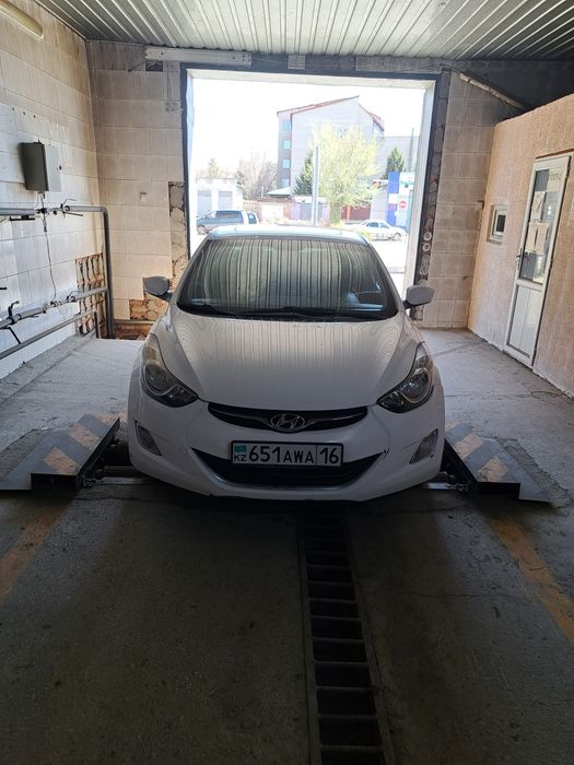 Продам Hyundai Elantra 2013