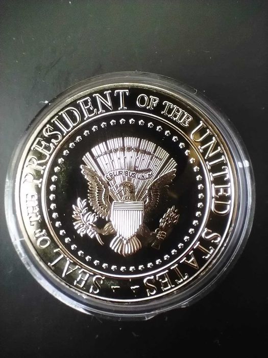 Възпоменателна монета на САЩ Доналд Тръмп „ В БОГА, НА КОЙТО ВЯРВАМЕ“