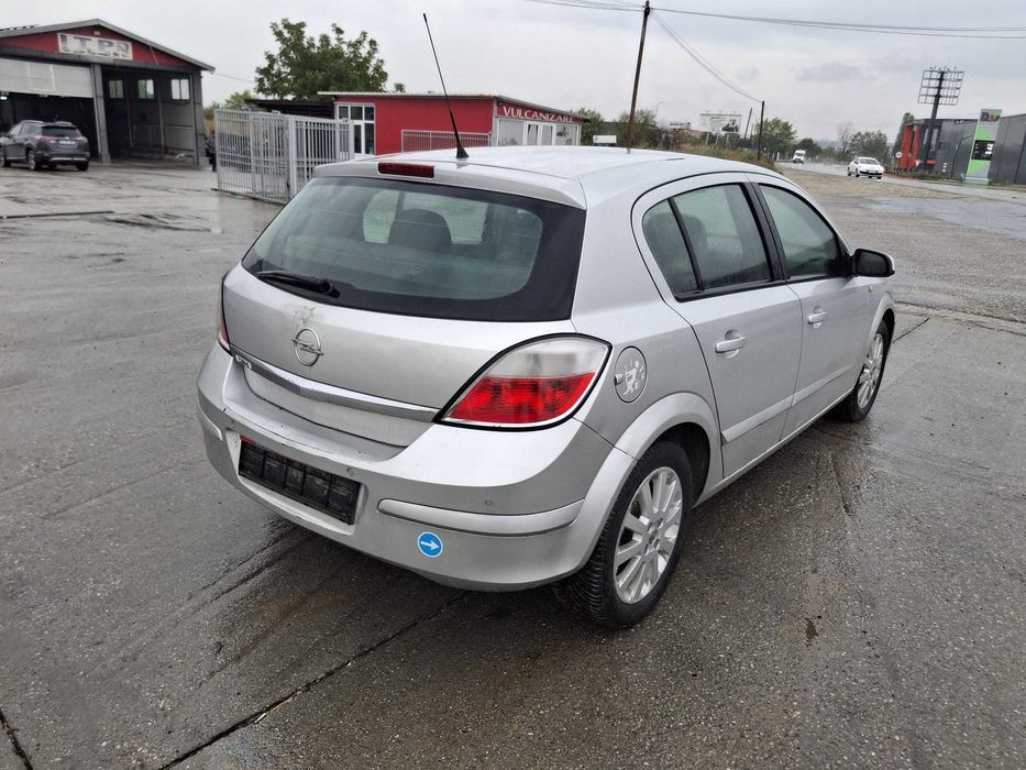 Dezmembrez Opel Astra H 1.4 16V LJ2 cutie de viteze manuala 5 trepte