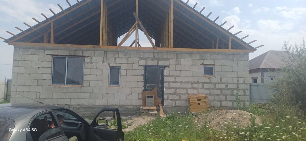 Продам дом в байсерке не достроен