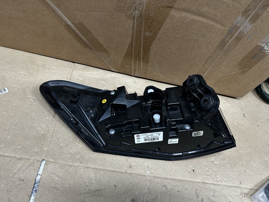 Stop dreapta full led vw passat b9.cod:3j0945208.