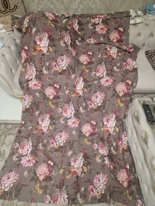 Vând 2 draperii noi Sofia
