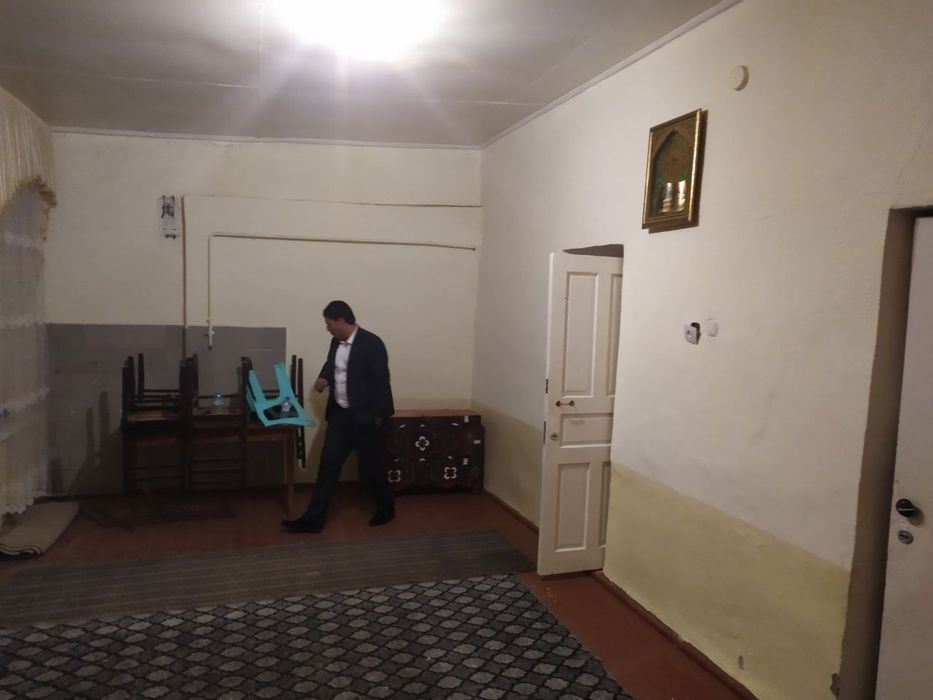 Uy sotiladi Mir Elektronika yonida