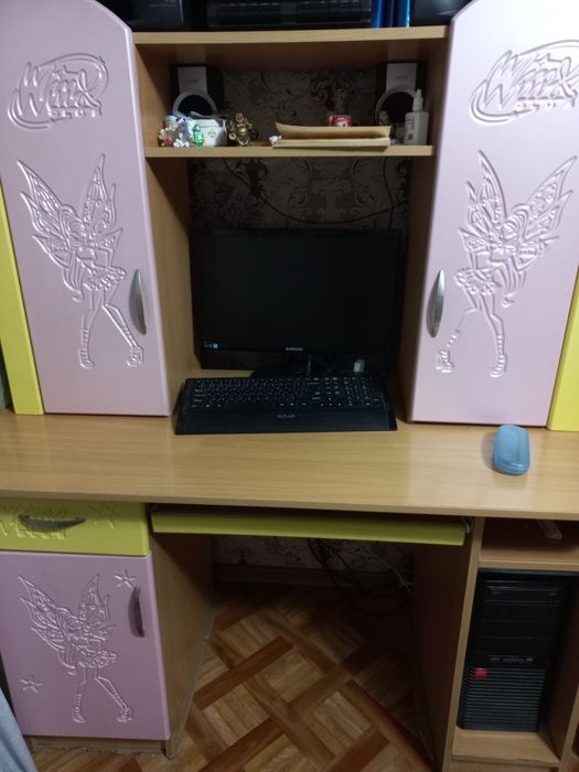 Компьютерный шкаф-стол