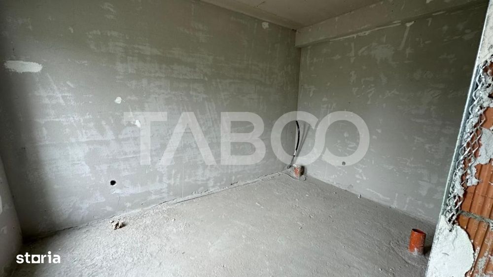 Casa de tip duplex cu curte libera 195 mp acces 2 strazi Mohu Sibiu