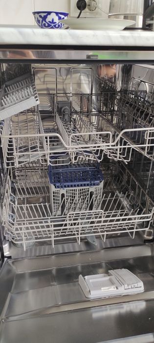 Посуда мойка Samsung DW60M5050BB