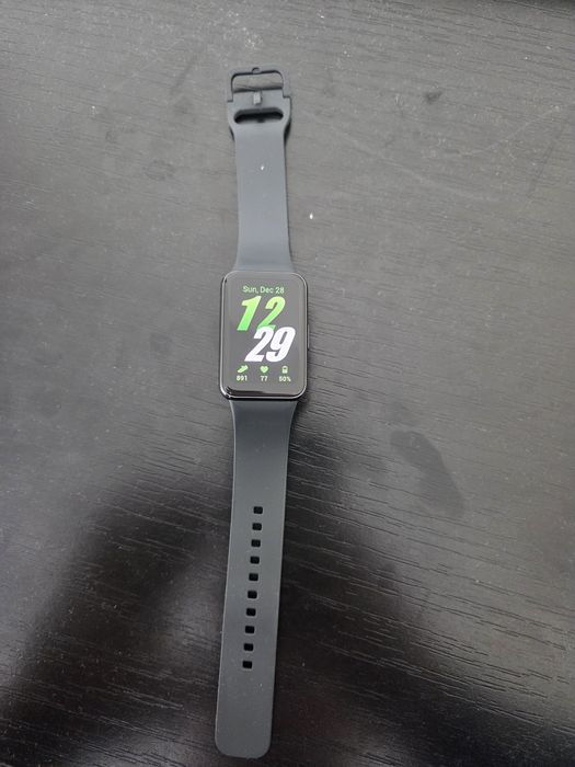 Galaxy Fit3 si încărcător