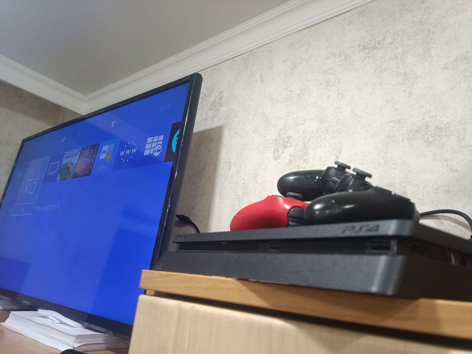 Playstation 4, 1 терабайт. + 2 геймпада.