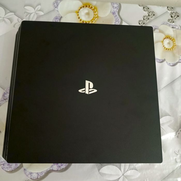 Play Station 4 pro 1 tb