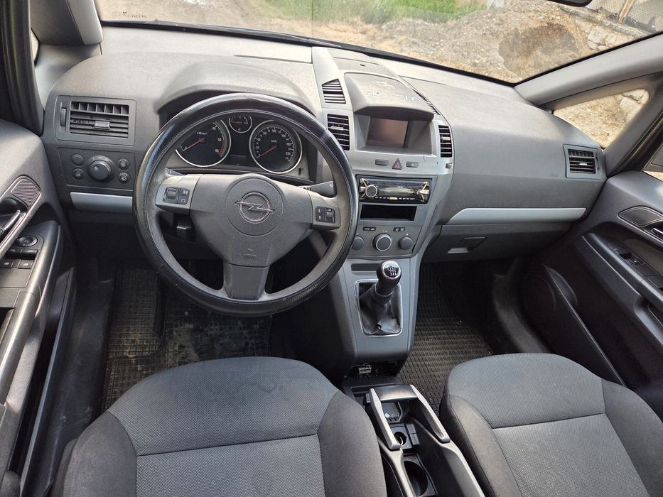 Продавам Opel Zafira  7 местен 2006 година