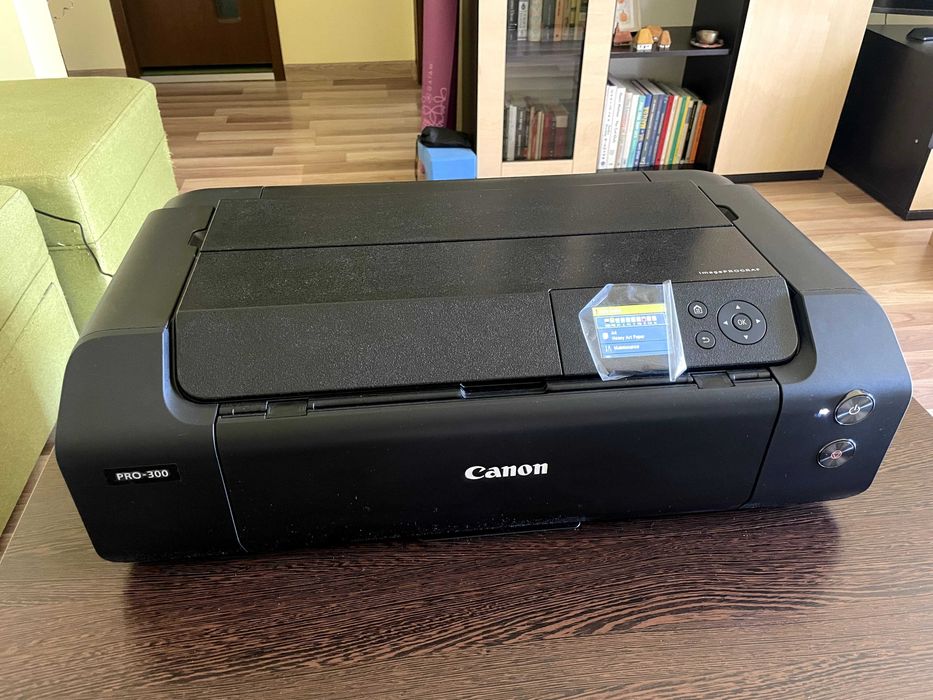 Imprimantă foto Canon imagePROGRAF PRO-300 A3+ – pentru piese de schimb sau reparații.