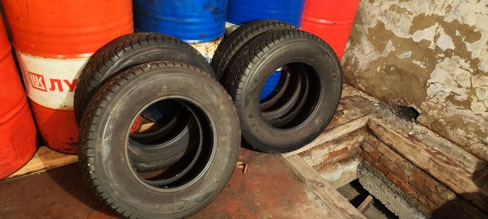Продам шины 225*75R16 на УАЗ