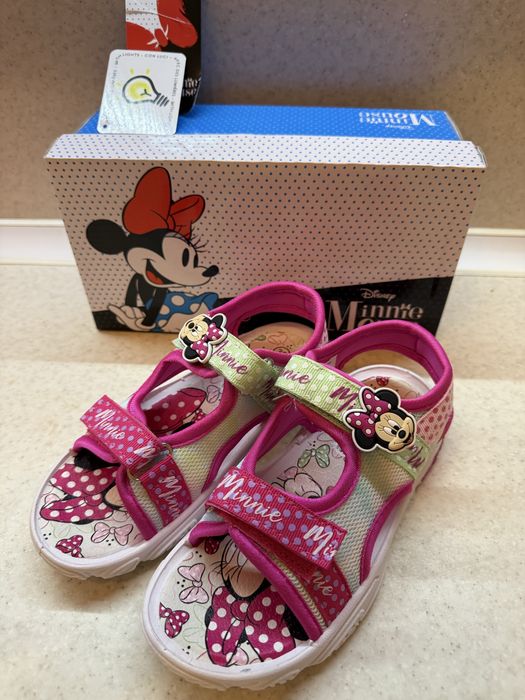 Сандали Minnie Mouse с LED светлини НОВИ!