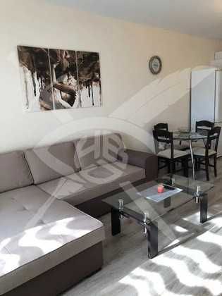 Дава се под наем Двустаен апартамент в Варна, Аспарухово - 65 кв.м за 650 € - Снимка #1