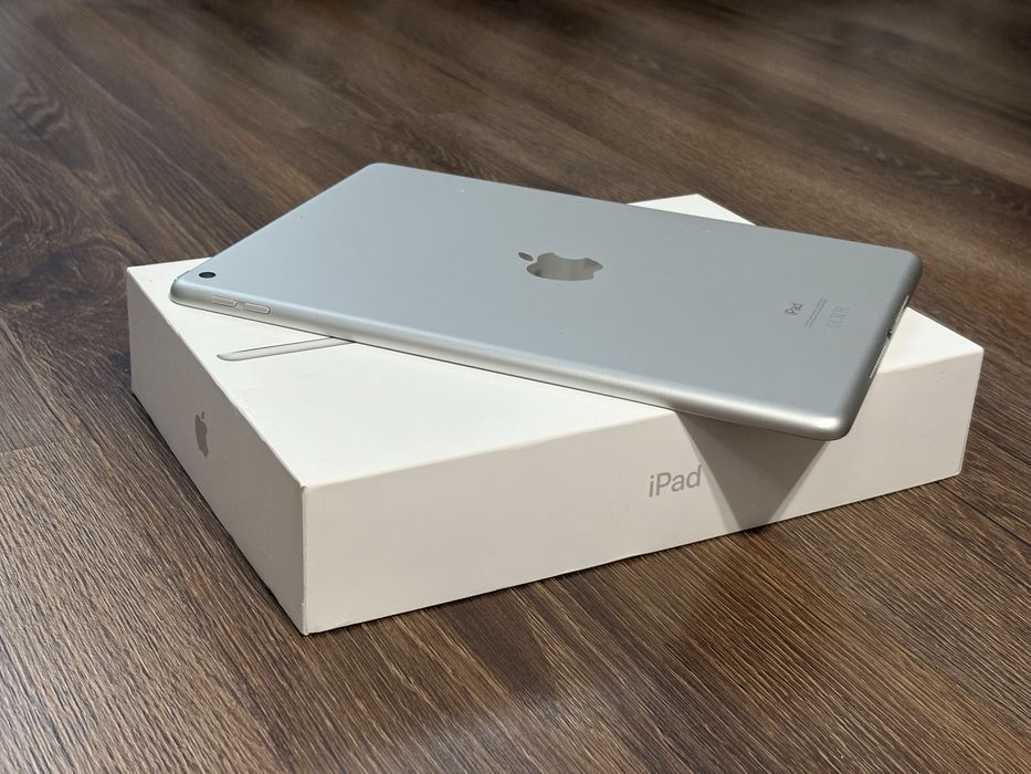 iPad th8 32gb Silver