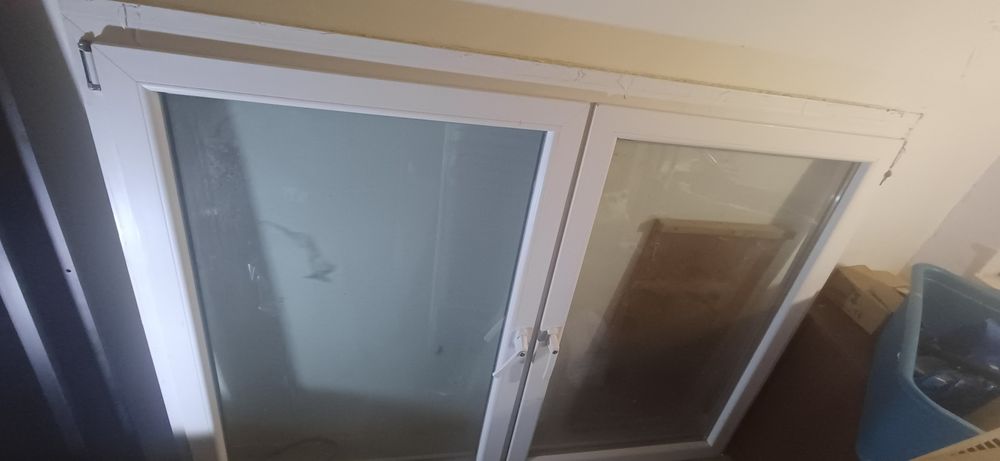 Geam mare în stare buna