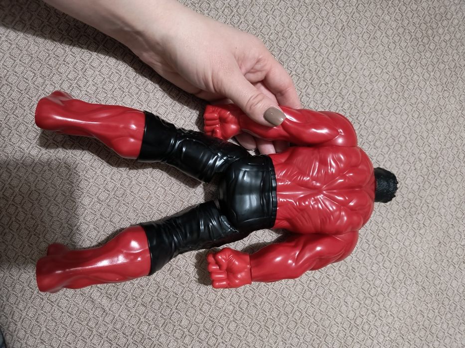 Figurina articulată Red Hulk