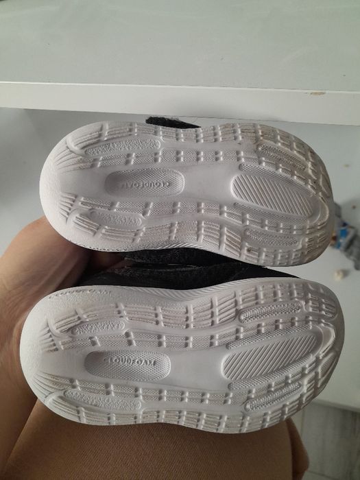 Обувки за момче адидас , зара