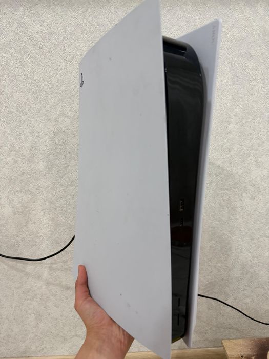 Продам Sony PS5 playstation 5