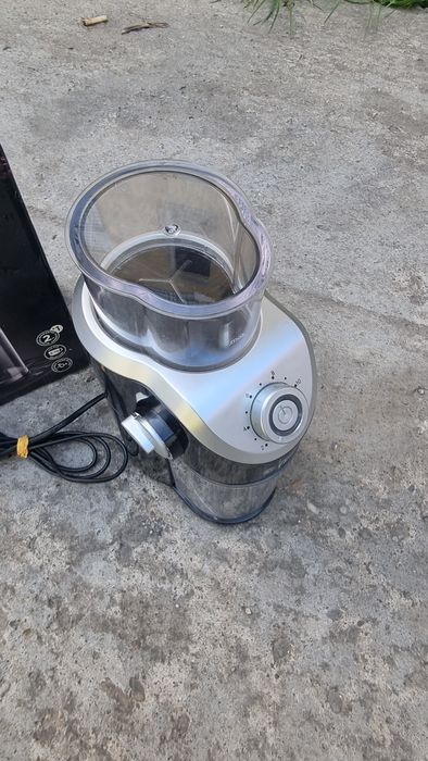 Rasnita cafea russell hobbs