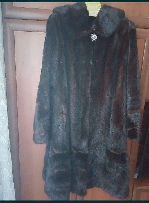 Продам норковую шубу, размер 48 -50.