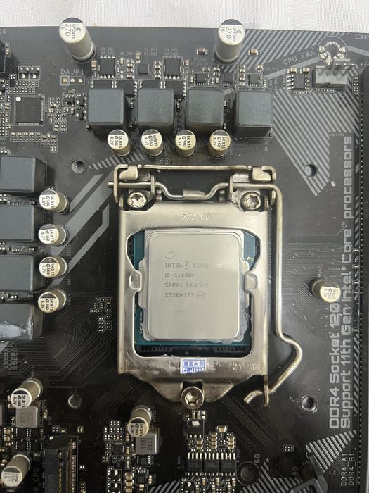 Материнская плата с процессором