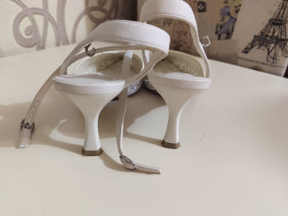 Босоножки женские