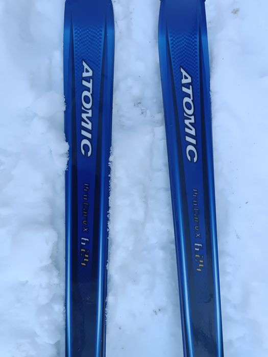 Vând schiuri atomic pro carv X6.24