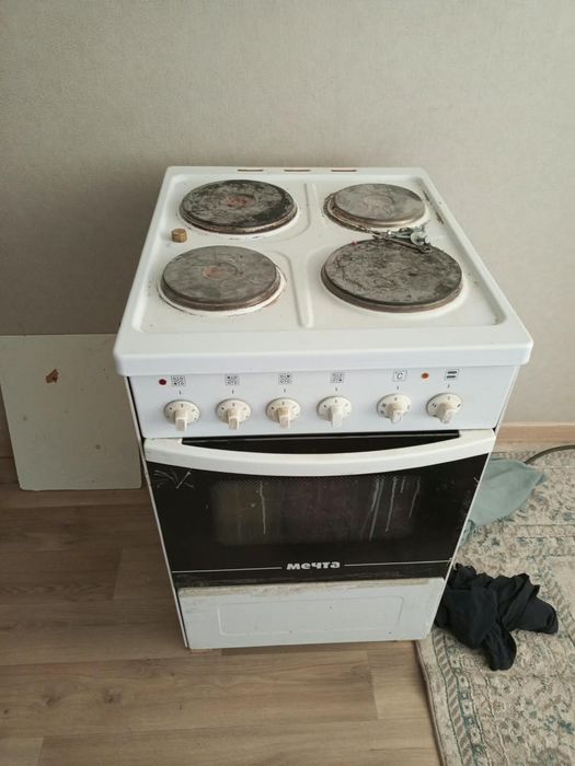 Продам рабочий холодильник и газ плита