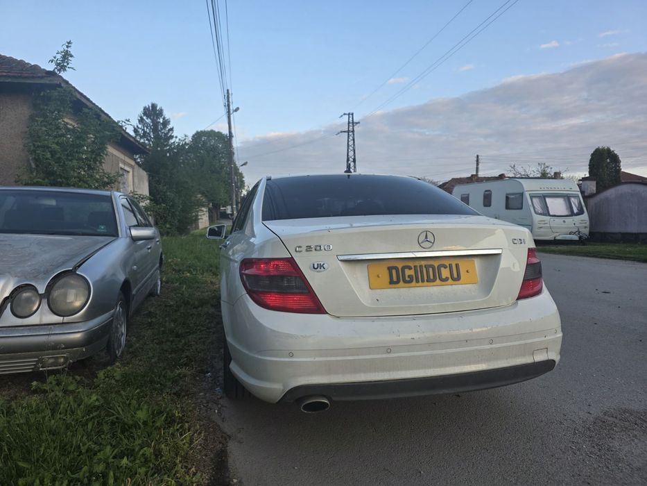 Продавам mercedes w204 c200 651  двигател на частити