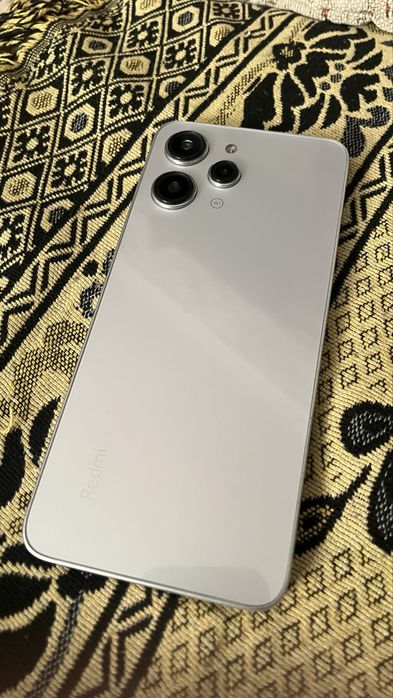Продам Redmi 12 в идеальном состоянии