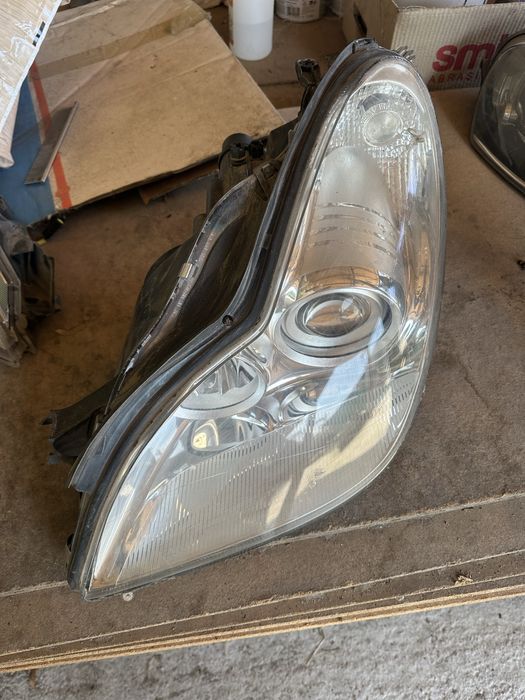 Mercedes Cls 04-10г ляв фар ОРИГИНАЛ