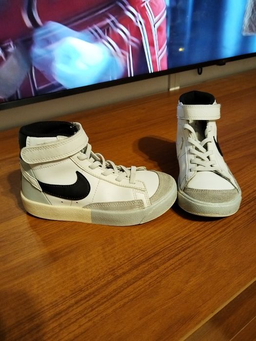 Nike mid-high Blazer Mid '77 de piele, mărimea 28,5