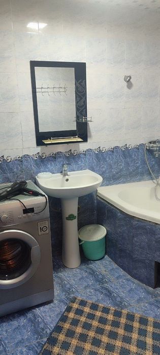 Manzil: Markazida viloyat hokimligi darxon kafe orqasida joylashgan.