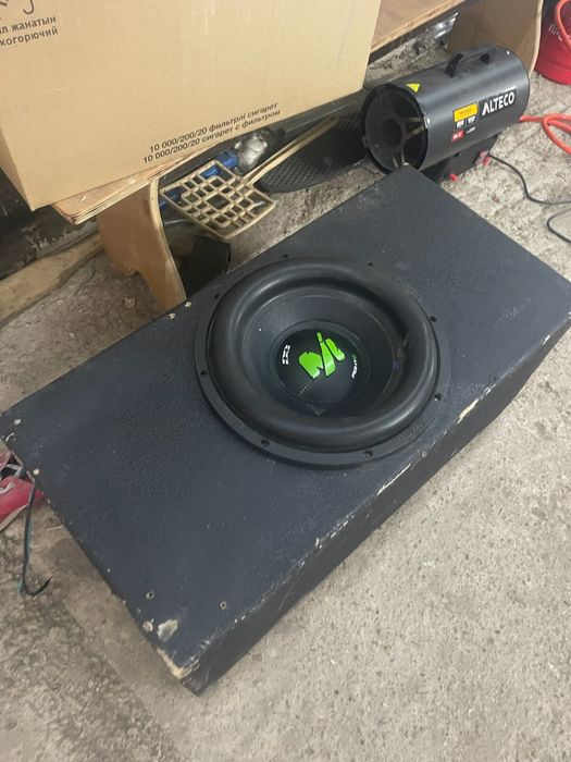 Продам сабвуфер deaf bounce