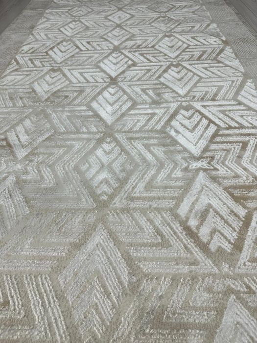 Продам ковер новый