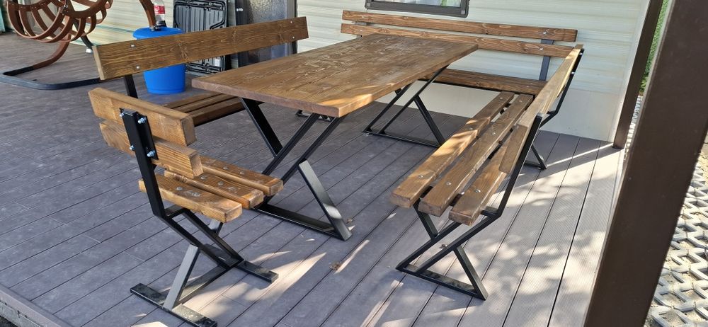 Комплект маса с две пейки