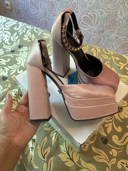 Знаменитые Туфли Versace